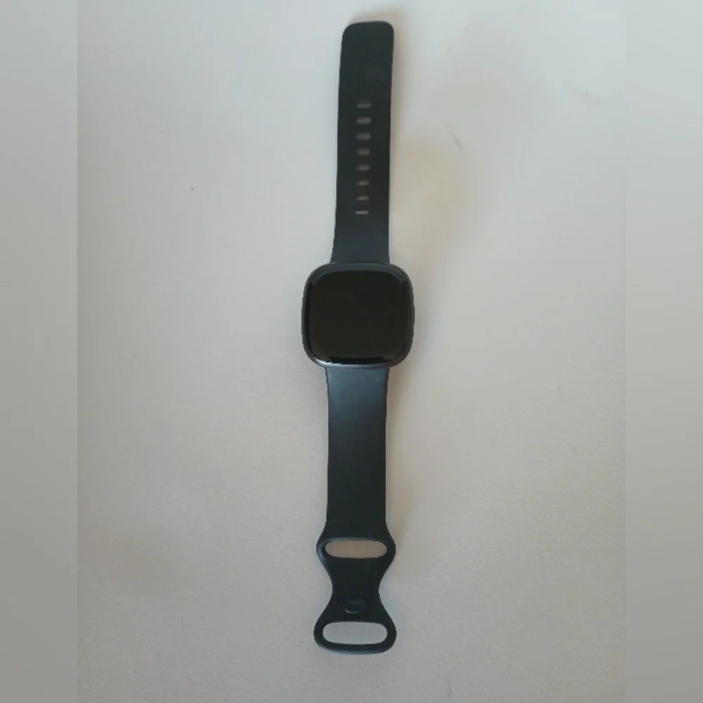 fitbit black minimalist